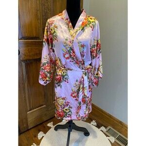 Soft Pink Floral Wrap  Around Womens Robe w/belt Silky Type Fabric Comfy Sexy
